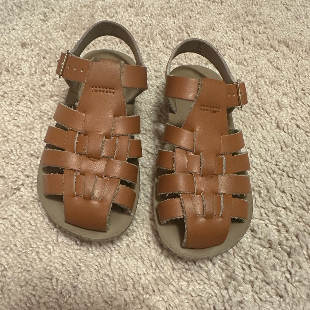 Tan Sun San saltwater sandals size 9 kids